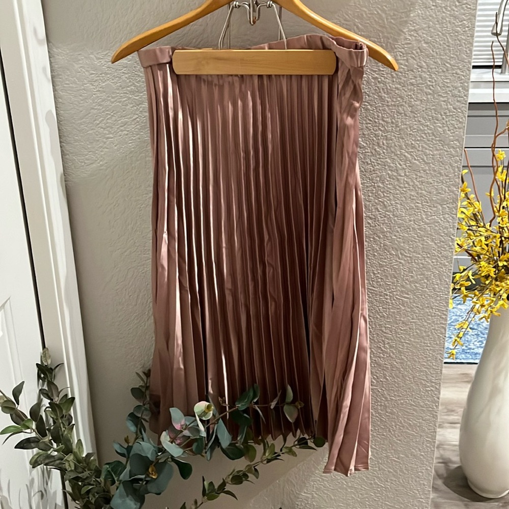 Haute Monde Darkish Rose Gold Pleated Maxi, Sz. 10, Zipper Closure